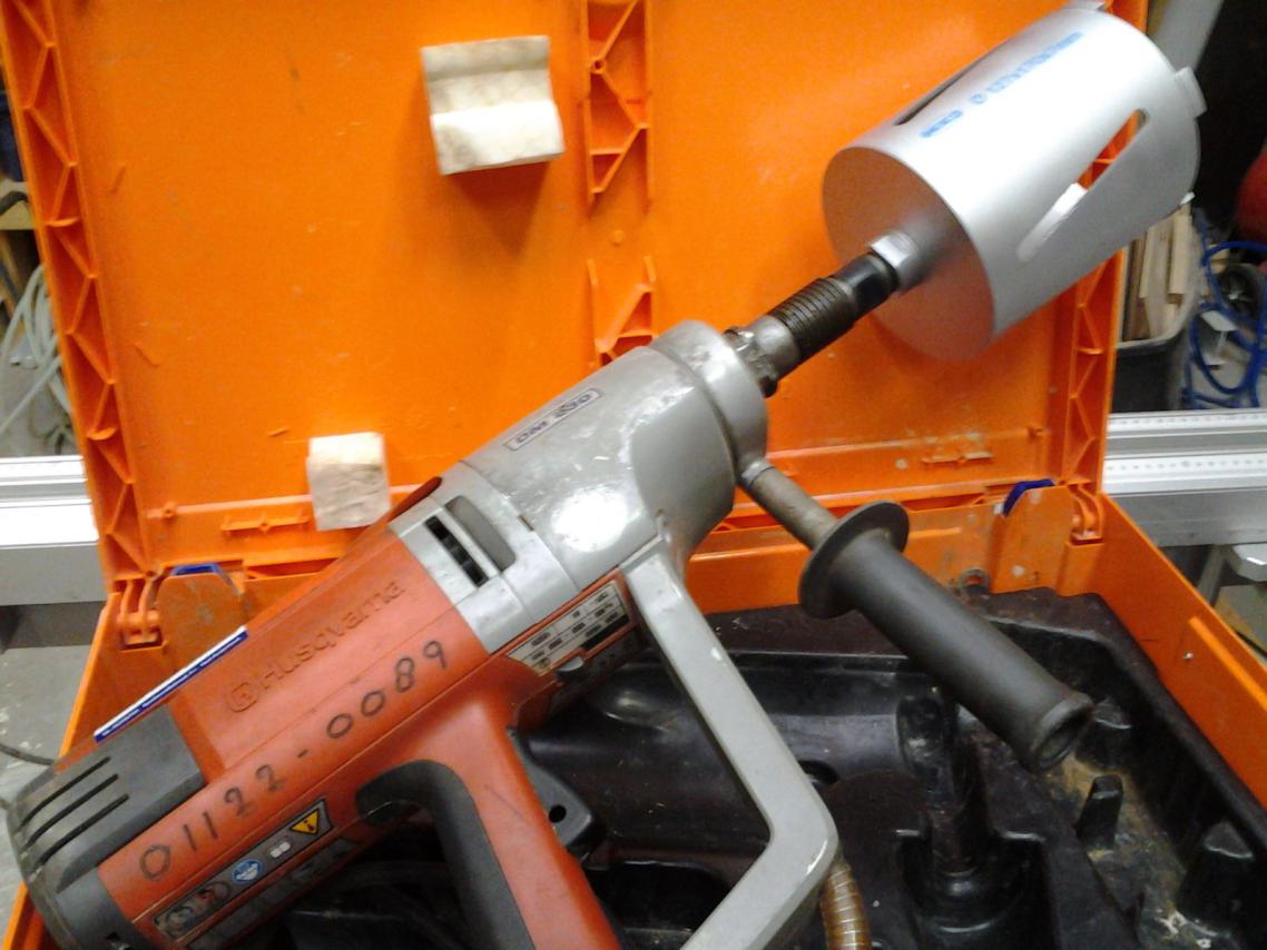 Husqvarna steen/beton kern boormachine goedkoop huren voor diamant boren droog en nat